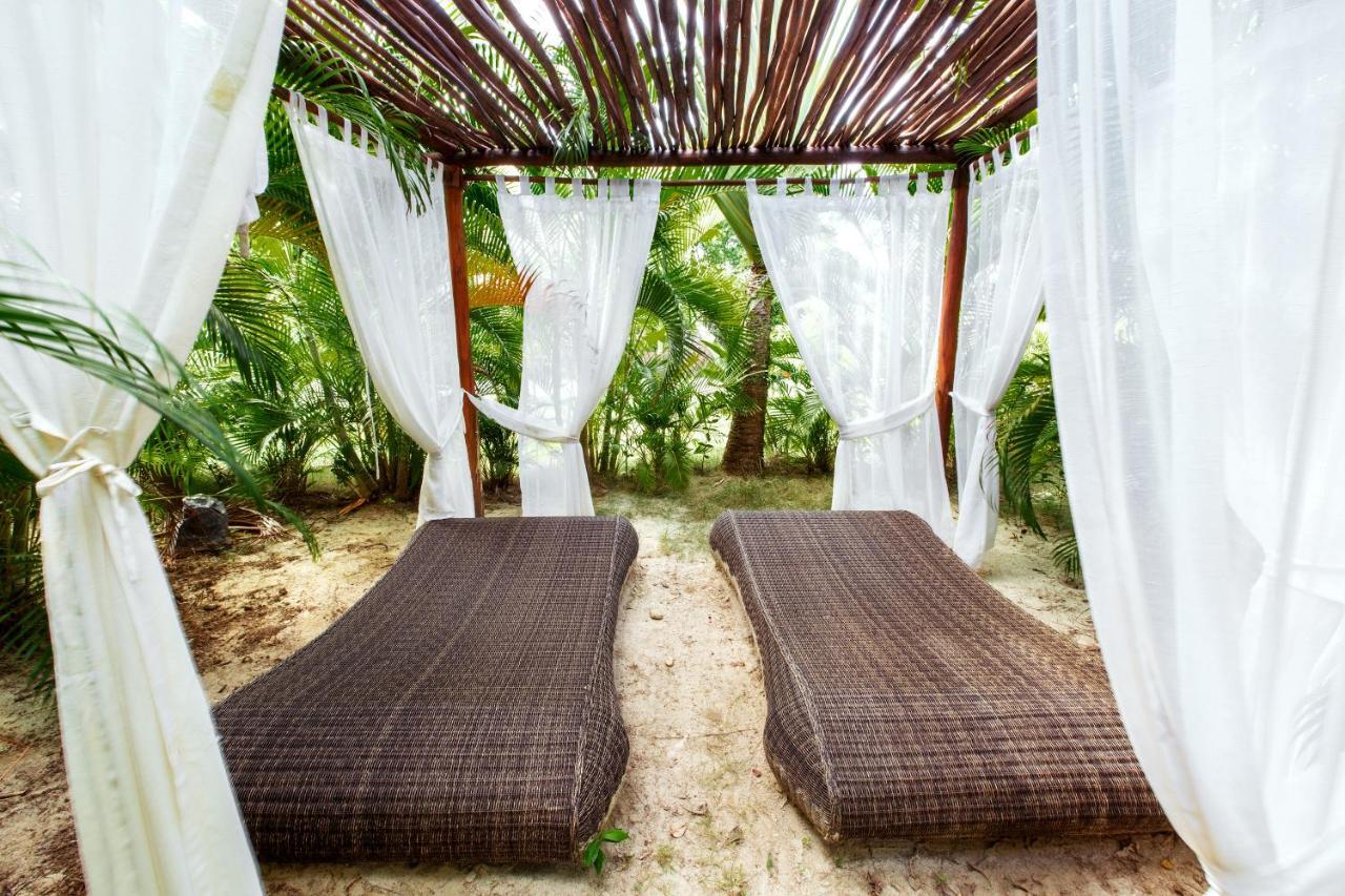 Aventura Village Los Corales Beach And Spa Пунта-Кана Екстер'єр фото
